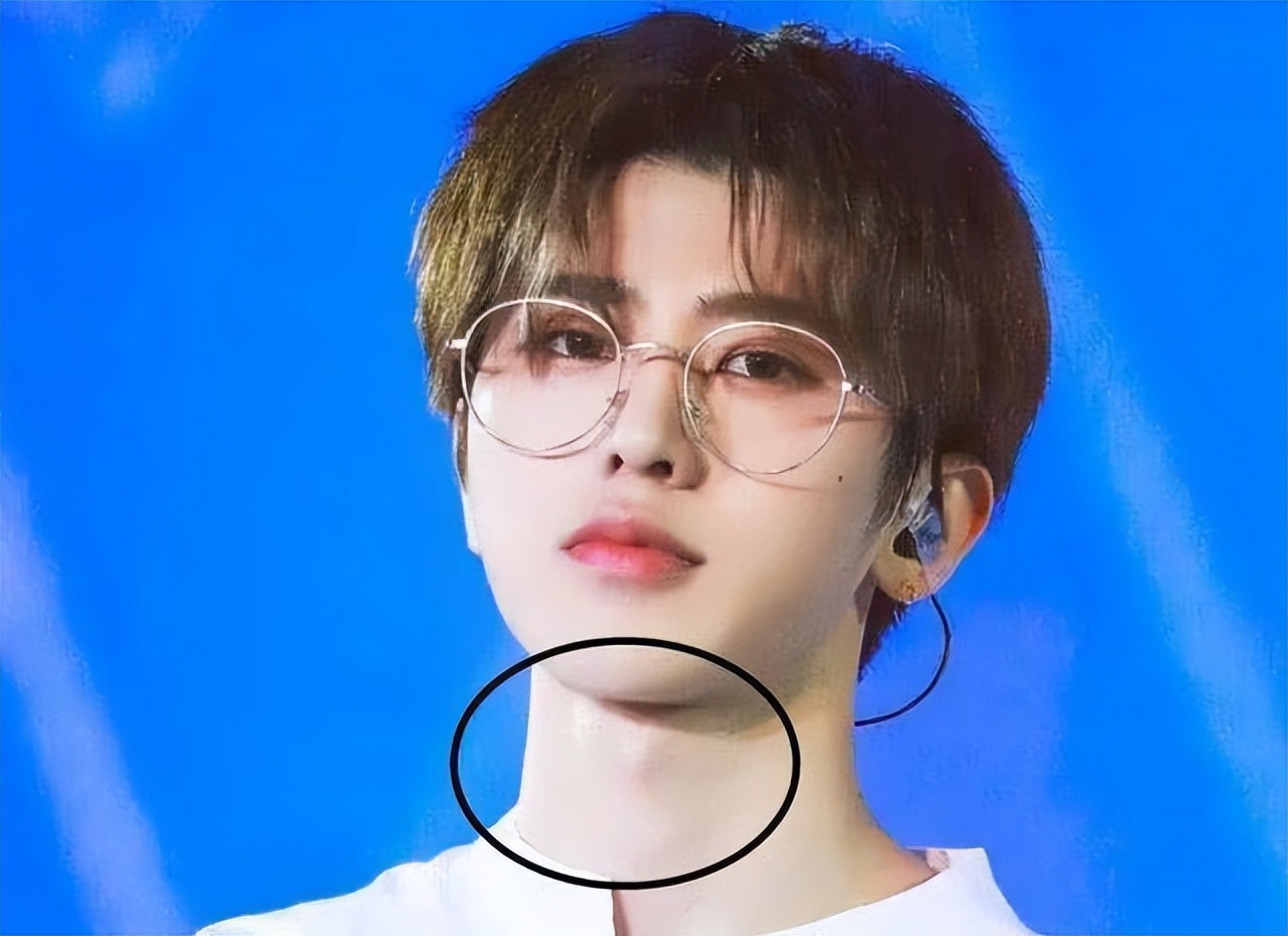 为什么不能随便摸男生喉结,为什么不要随便摸男生喉结