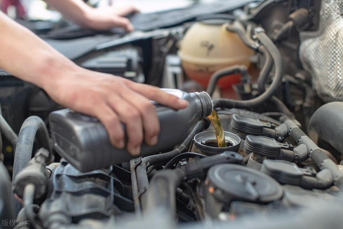 机油试纸怎么看机油好坏,机油灯亮跟机油好坏有关吗