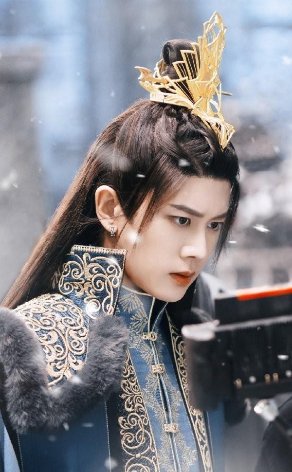 迪丽热巴任嘉伦与君初相识氛围感,迪丽热巴任嘉伦与君初相识歌曲