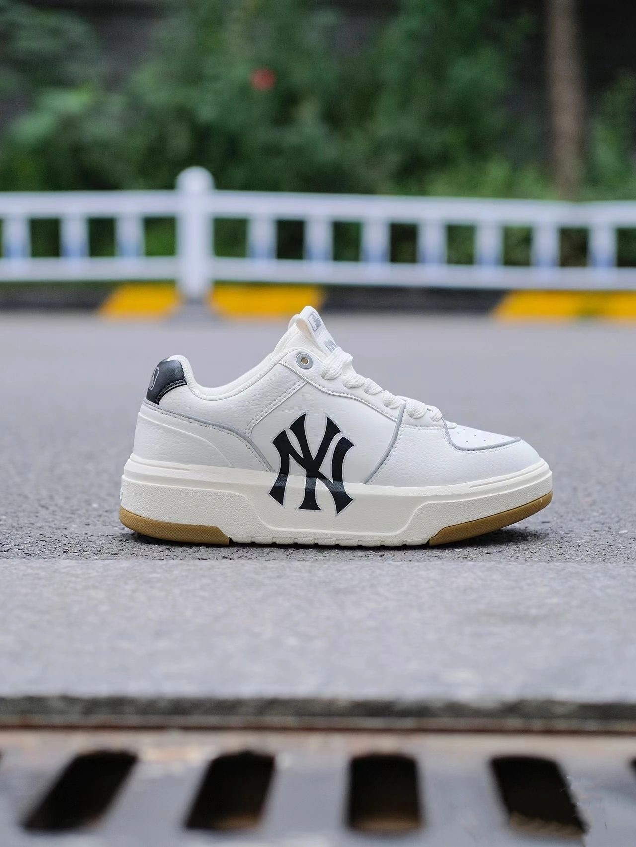 mlb复古小白鞋板鞋穿搭,mlb复古板鞋新款和经典款