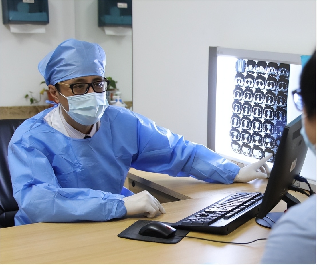 脖子上长小肉疙瘩丝状疣怎么治疗,脖子上长小肉疣怎么治疗