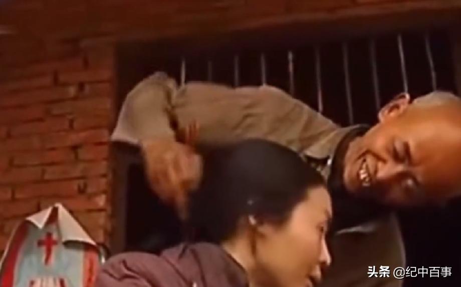 95年女大学生被卖到山村，被迫嫁给40岁老光棍，17年后获救