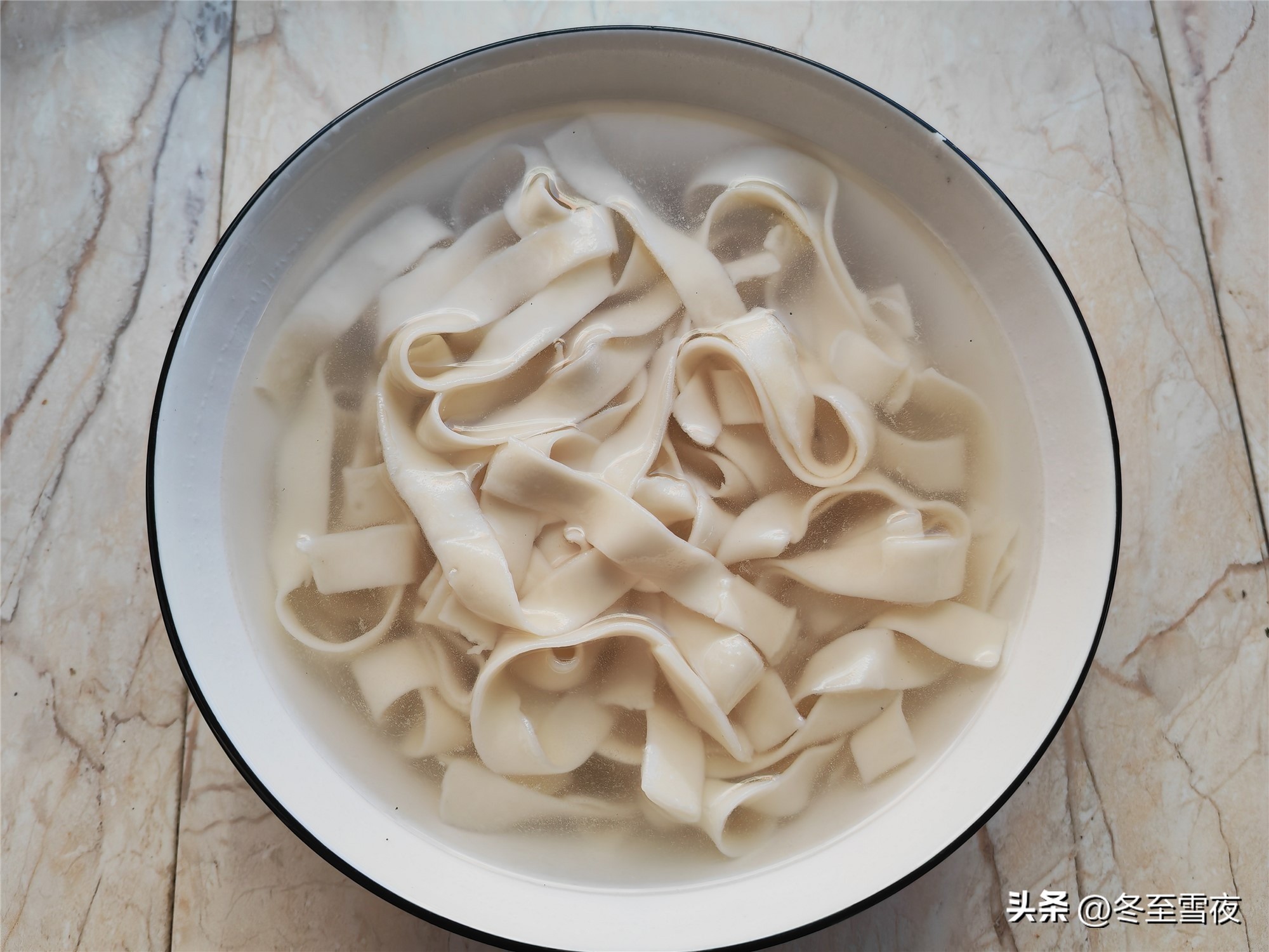 包菜炒面条最好吃的做法简单,番茄酱炒面条最好吃的做法简单