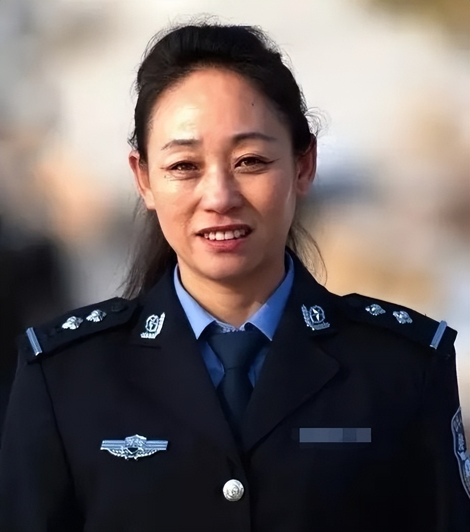 李昌钰送给董艳珍什么礼物,李昌钰高薪聘请董艳珍