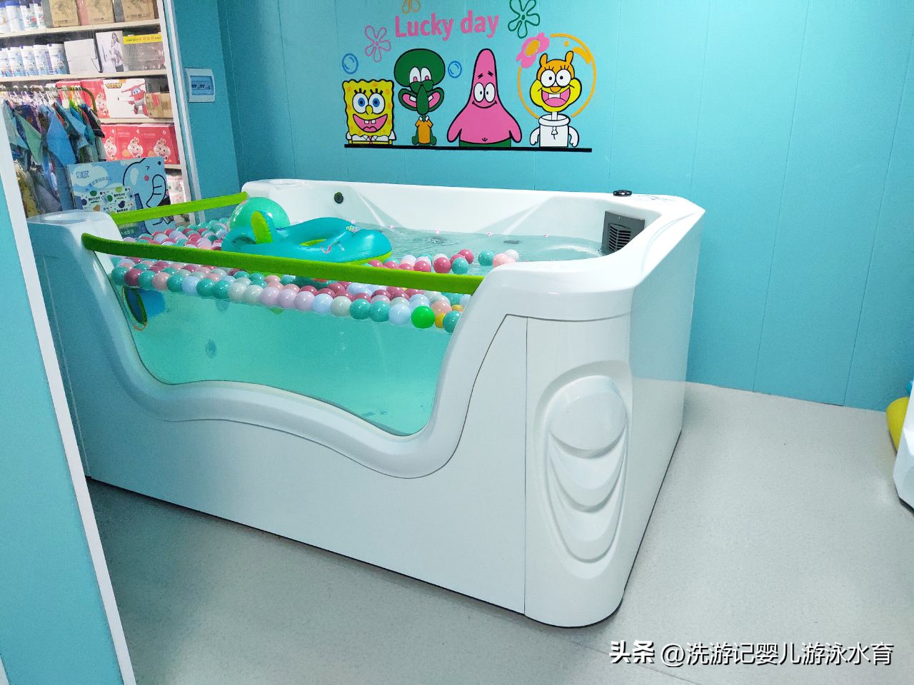 开宝宝游泳馆一年至少能赚多少钱,开婴儿游泳馆赚钱吗