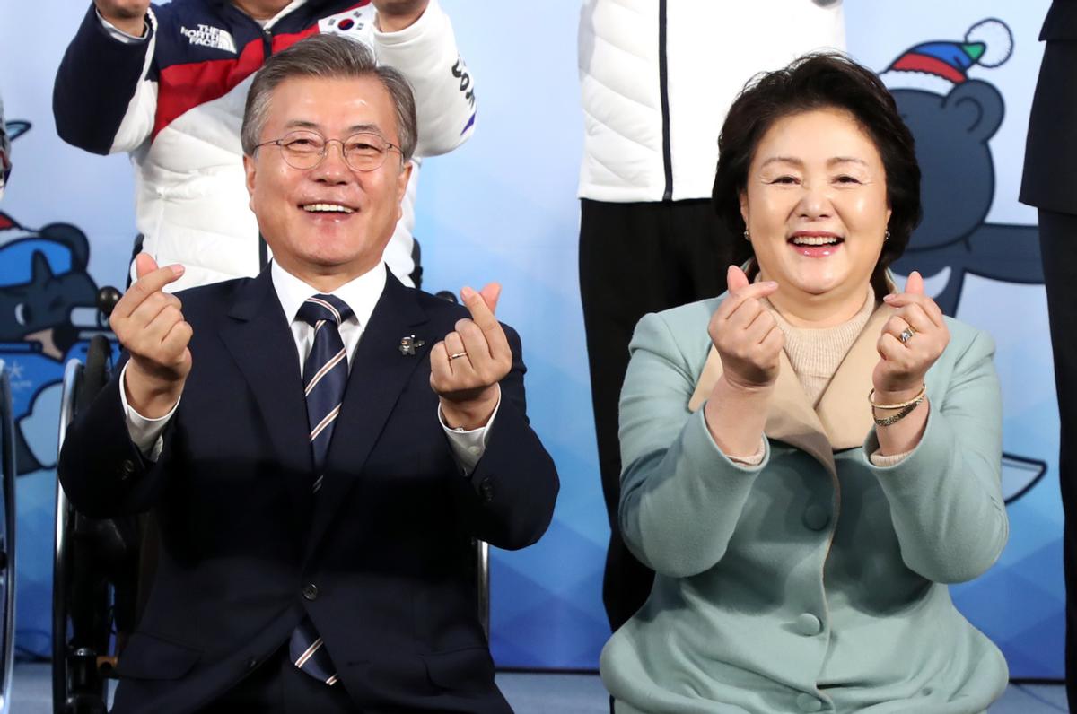 文在寅夫人：看似最接地气的第一夫人，却被曝花10亿公款买衣服