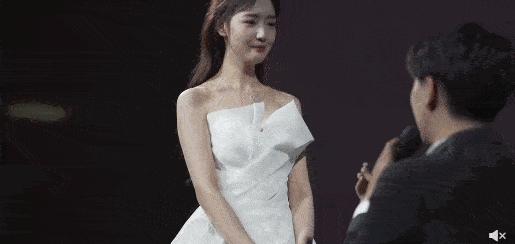 秦牛正威订婚哪个明星参加了婚礼,秦牛正威订婚视频高清