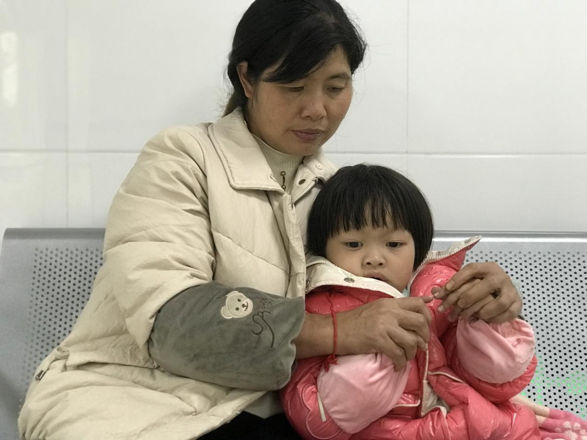 婴儿脐带绕颈致死新闻,小孩出生曾经因为脐带绕颈难产