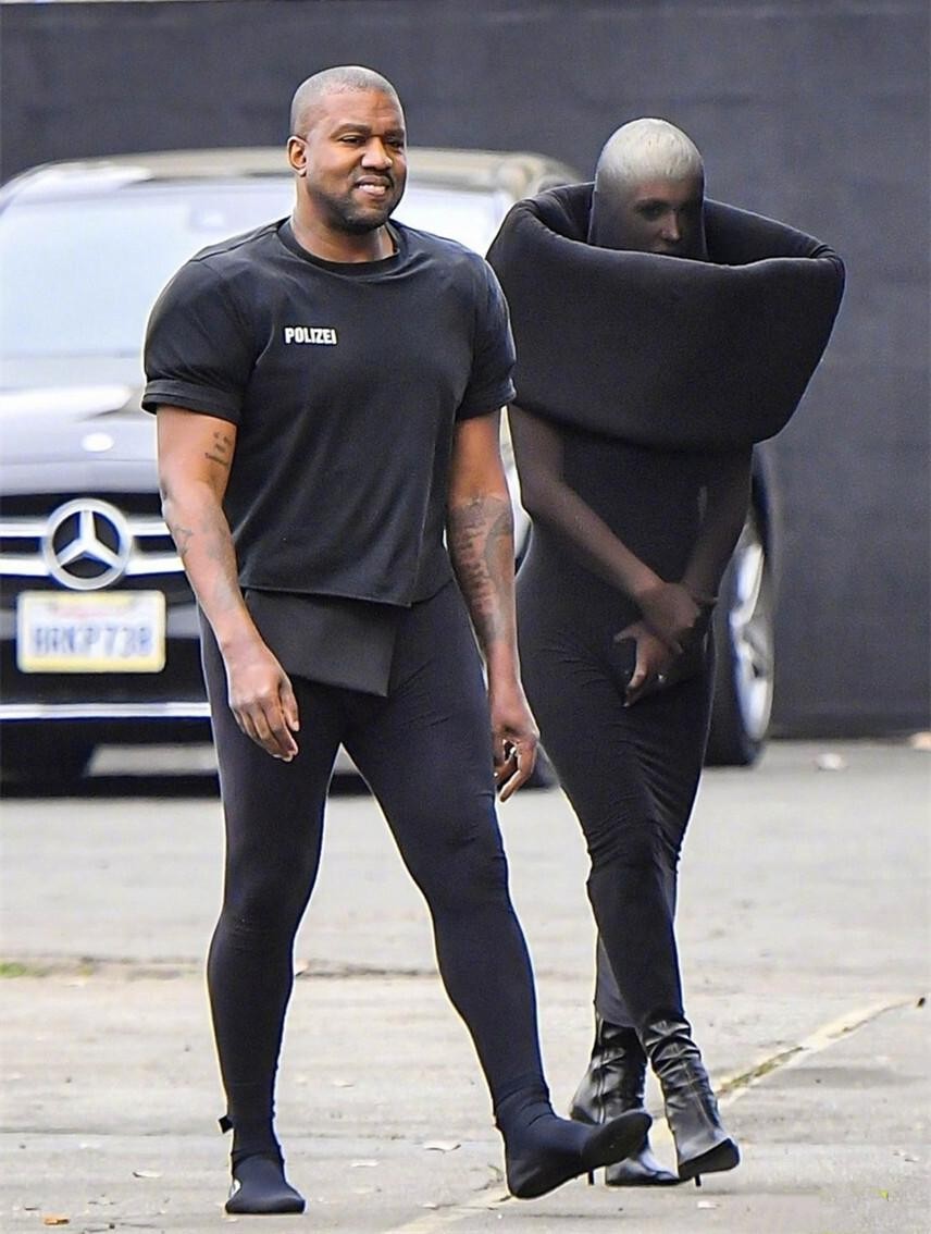 侃爷在纽约为女友庆生,侃爷庆祝生日