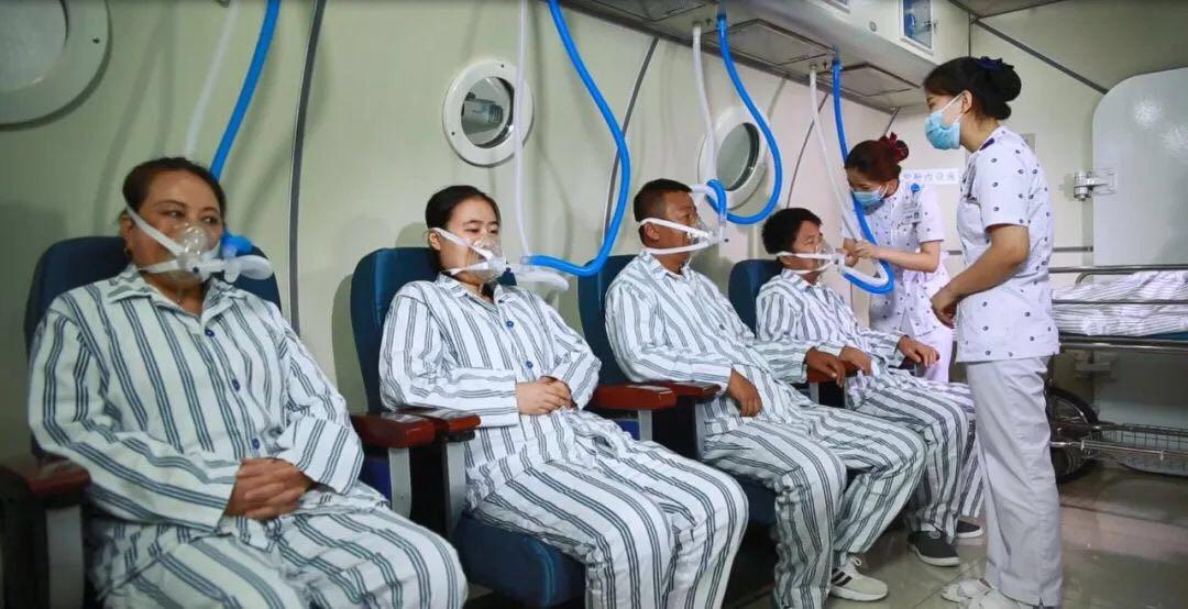 氧气，供给你呼吸，让你活着。氧气，又让你慢慢衰老，直到死去