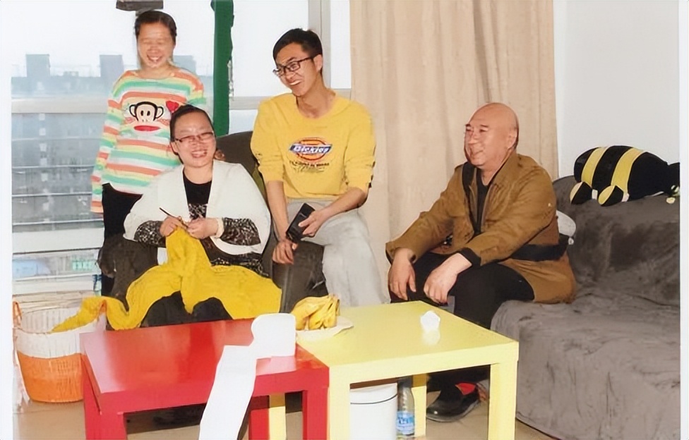 速写人物素材100例,速写照片1000例