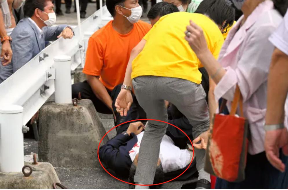 日本安倍晋三身边女保镖,安倍晋三女保镖最新消息