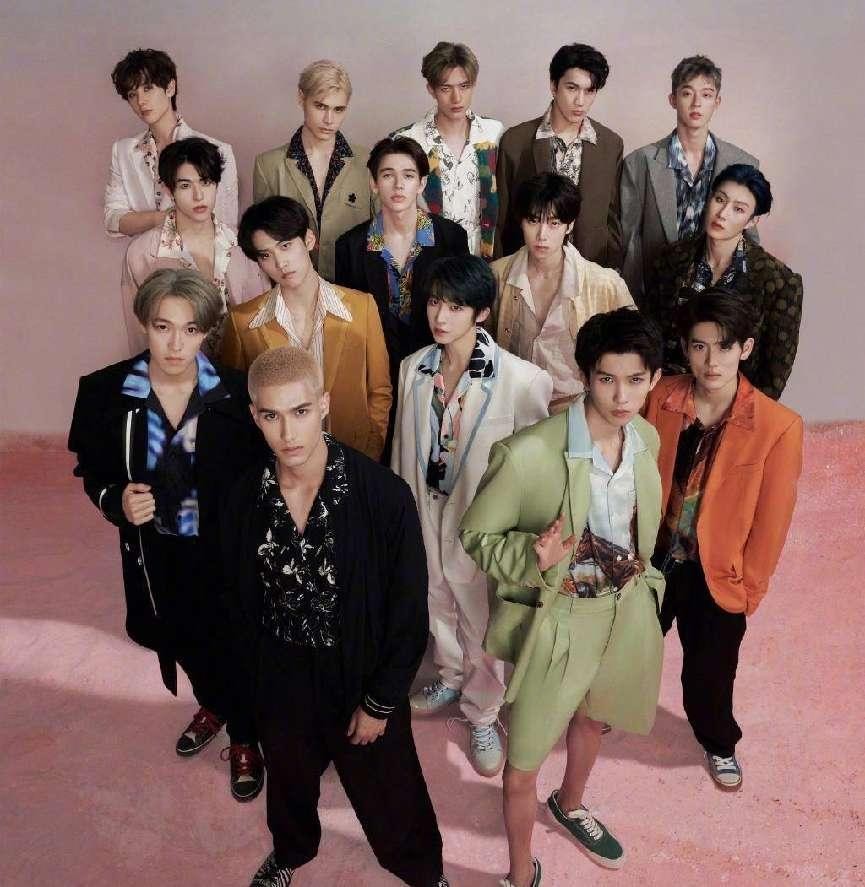 荒唐！演唱会门票炒到2W多，临开场也不降价，现场大片空位！