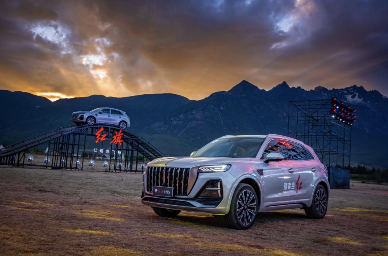 20万级suv怎么选不妨来看看这款车,新红旗hs5问鼎20万级suv全能王