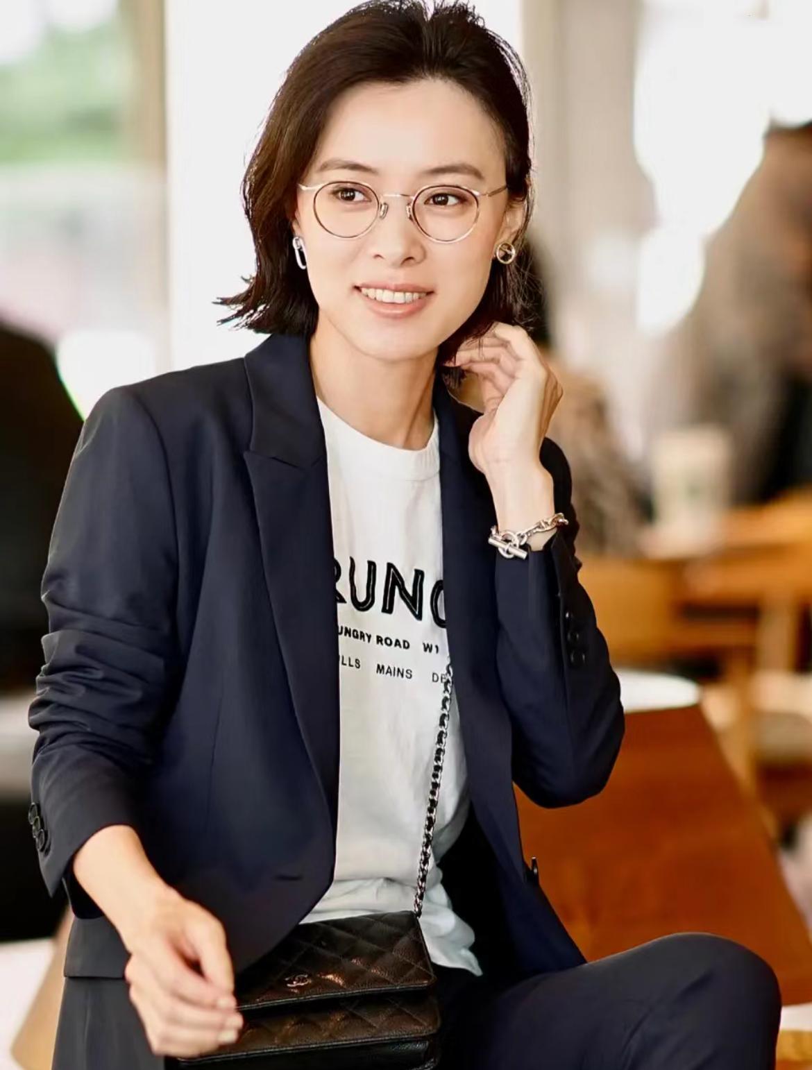 奔四女人如何穿出高级感,奔四的女人该怎么打扮秋冬