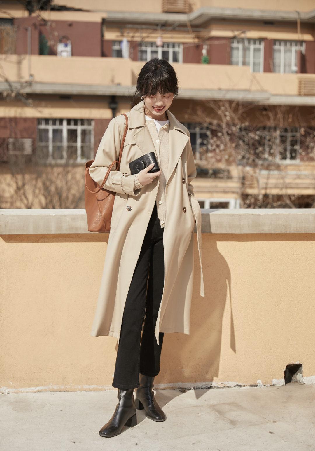 春天穿搭的高级感就是风衣了,18年春天风衣这么穿时髦爆了