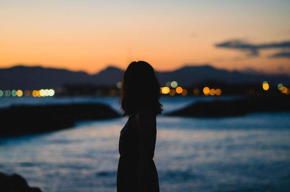 同学群里有人不和需要退群吗,有同学群不聊天却又不退群