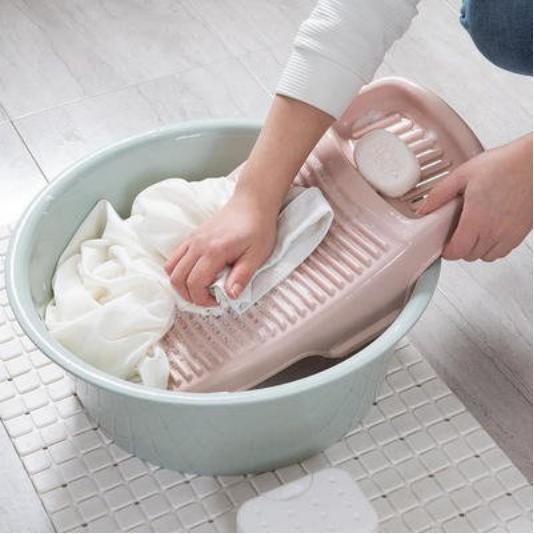 一般什么会引起呕吐的情况,宝宝感冒发烧出现呕吐千万要重视