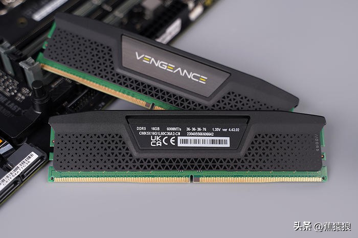 13600K/TUFGAMINGZ790/XFX7900XT，乔思伯D41装机展示