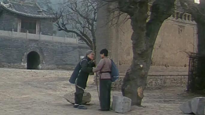 时代与命运给的“苦与痛”《清凉寺钟声》质朴无华的佳作