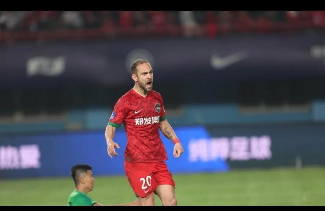 “外国版肖智”科维奇，第二个在航体敬礼的河南队战神！