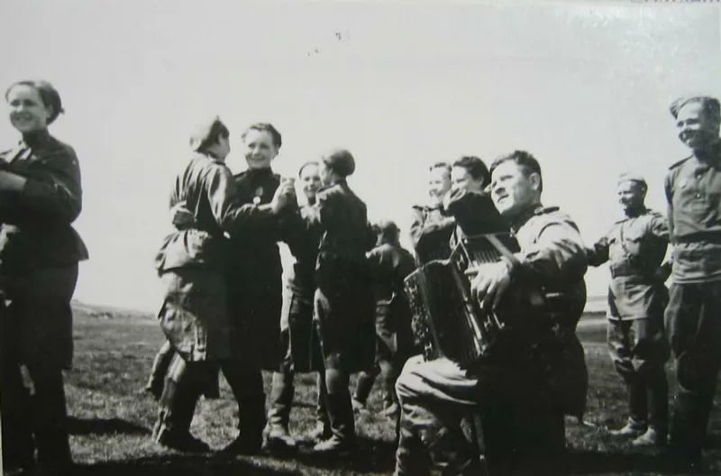 苏联女狙击手,二战时期女英雄老照片