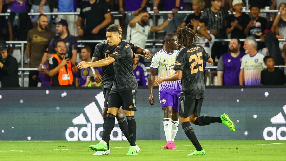 足球比赛哈兰德,英超最新赛况哈兰德