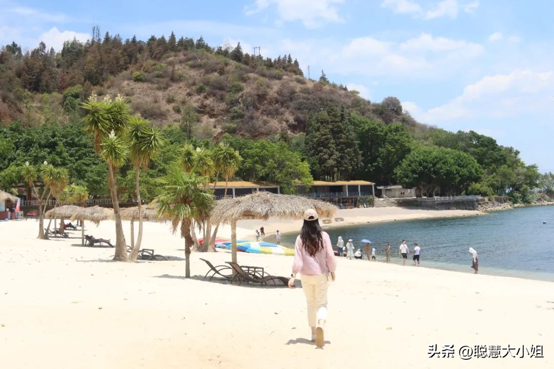 昆明旁边的小城，有山有湖好舒服