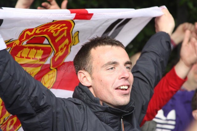 c罗18岁曼联生涯首秀,c罗18岁曼联首秀比赛视频