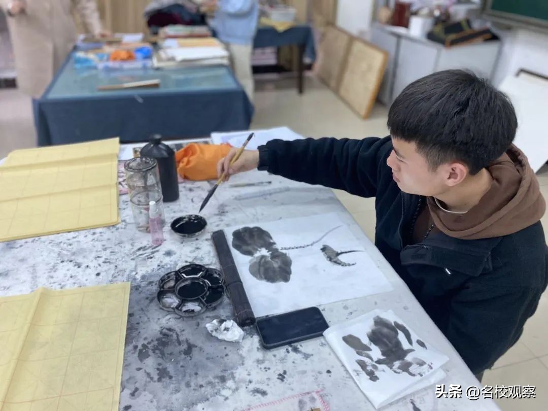 成冠高中部选修课堂，精彩纷呈校本课，激情洋溢求学心