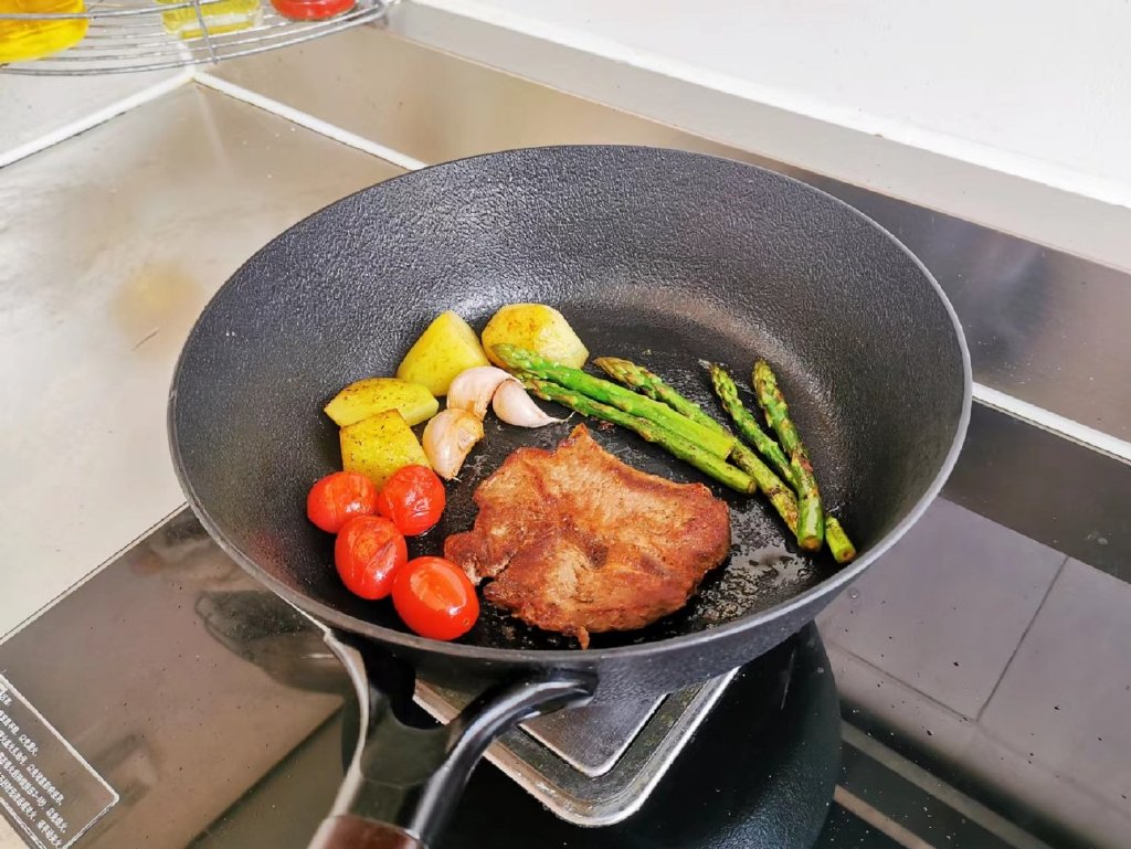 平底锅不粘锅推荐韩国,推荐一款经济好用的不粘锅