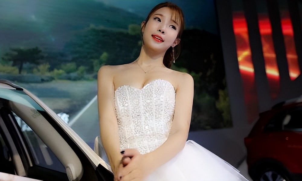 女友机器人到底怎样？网友：“姿势”很多，售价比彩礼便宜