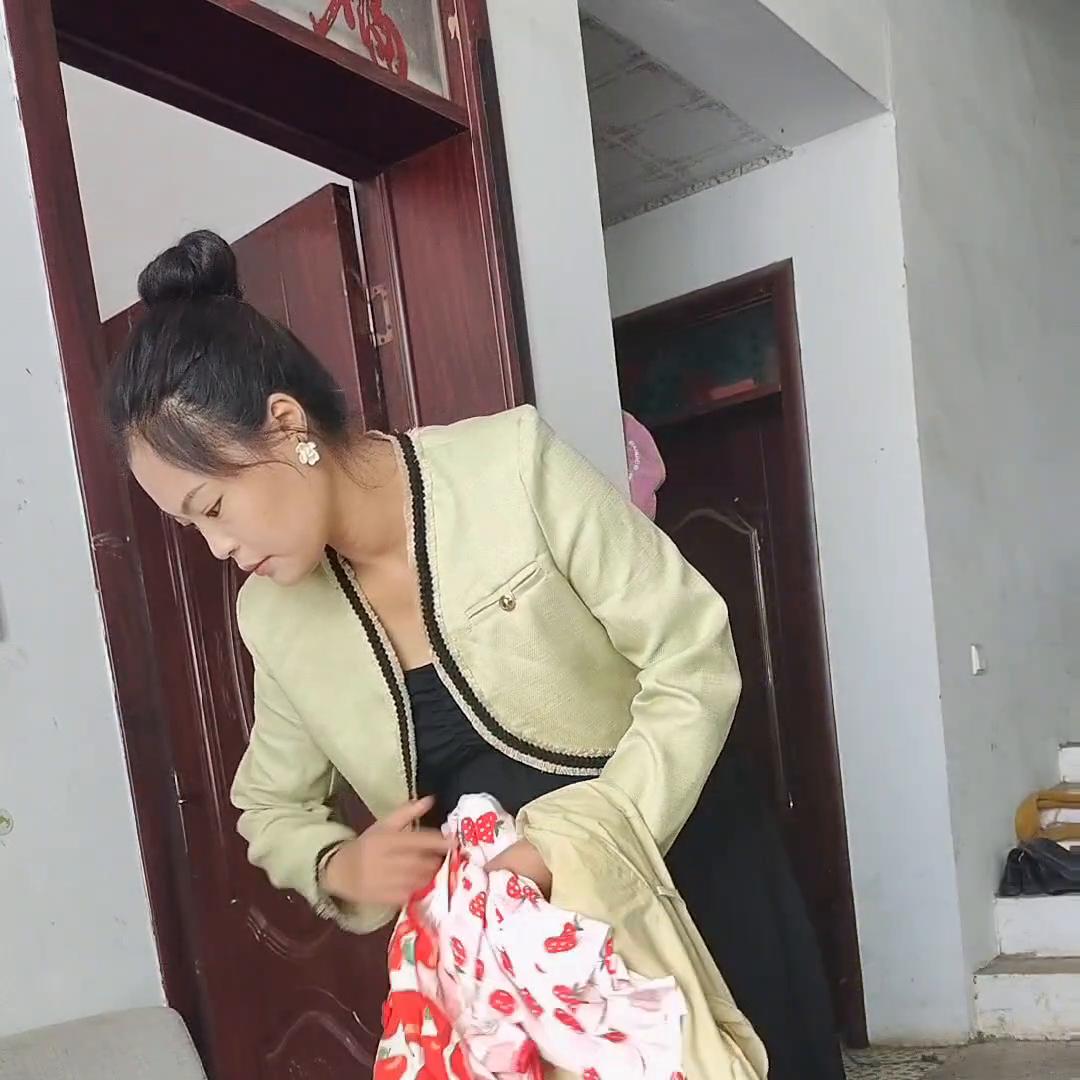 孕晚期哪都疼怎么回事,孕晚期呕吐并伴有宫缩