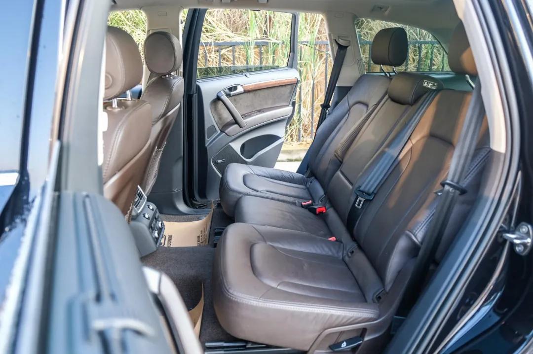 奥迪q7quattro脱困强大到可怕,奥迪07款q7quattro雪地爬坡