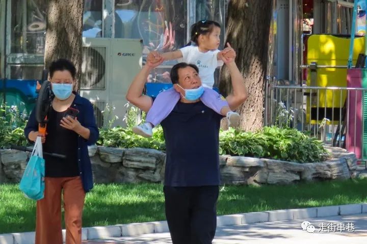 爷孙隔代亲的经典歌曲,爷孙隔代亲