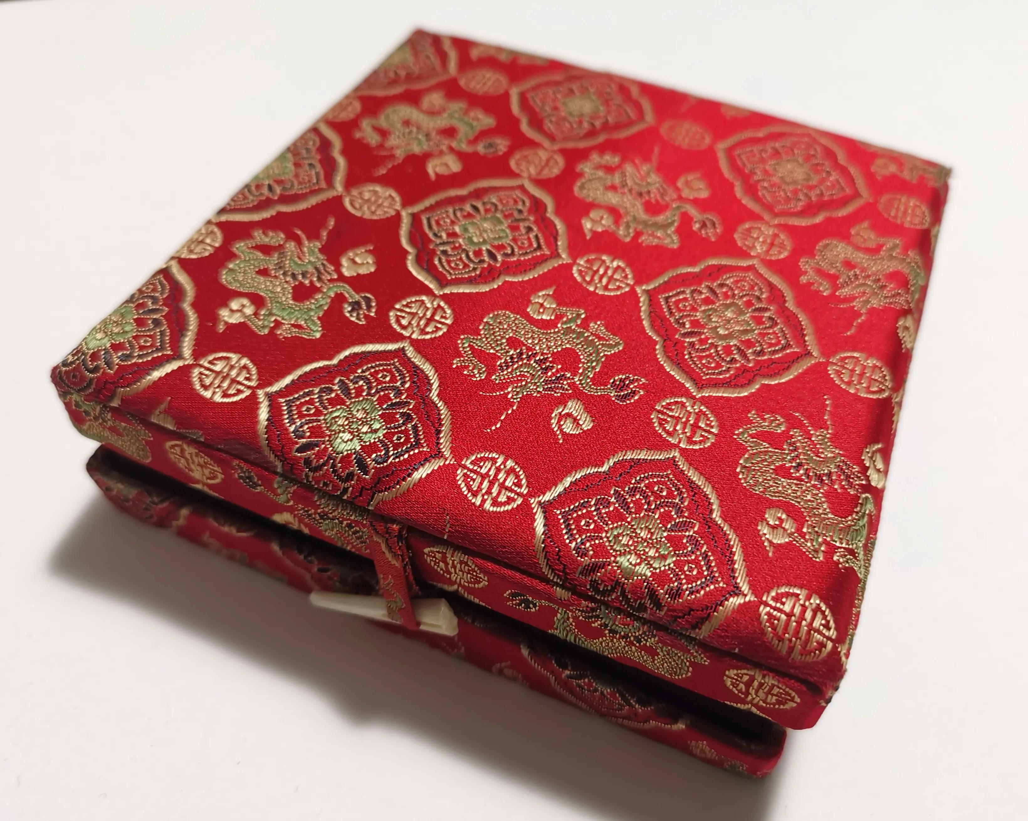 识货才能淘宝：这枚大奖章跟一位娱乐大咖有关