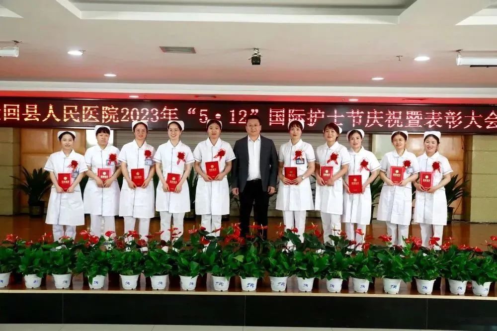 发展护士队伍改善护理服务的感悟,发展护士队伍改善护理服务1500字