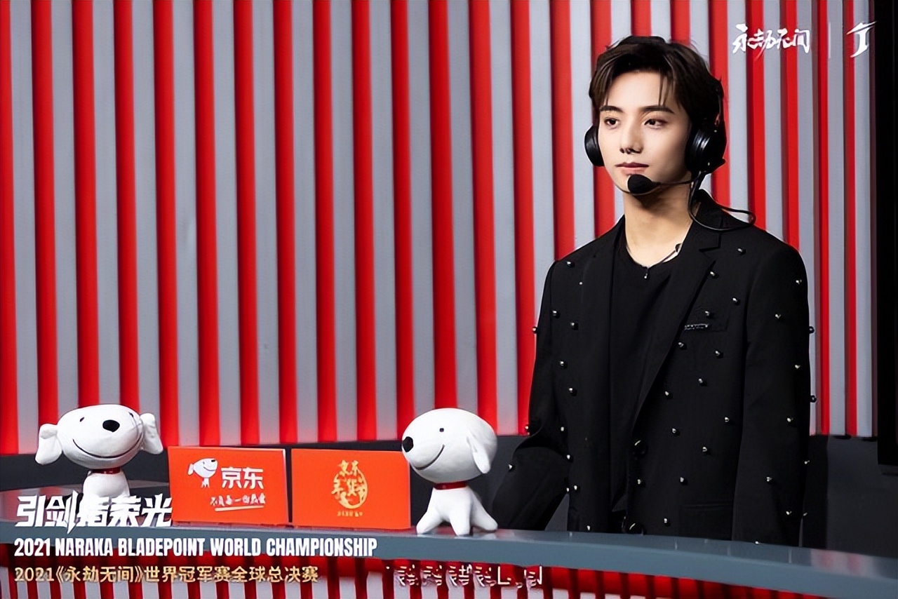 玩永劫无间两年,日日苦练后,这名一线idol组建了自己的电竞俱乐部