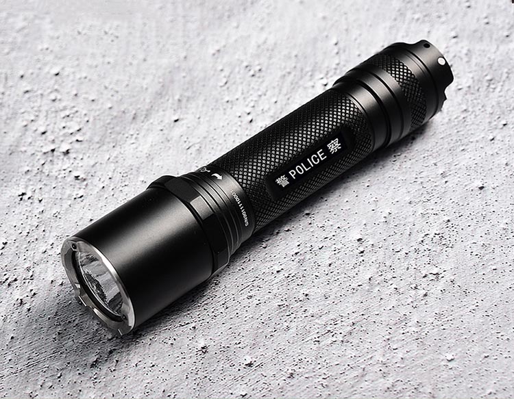 警用手电筒功能介绍,警用强光手电筒的正确使用方法
