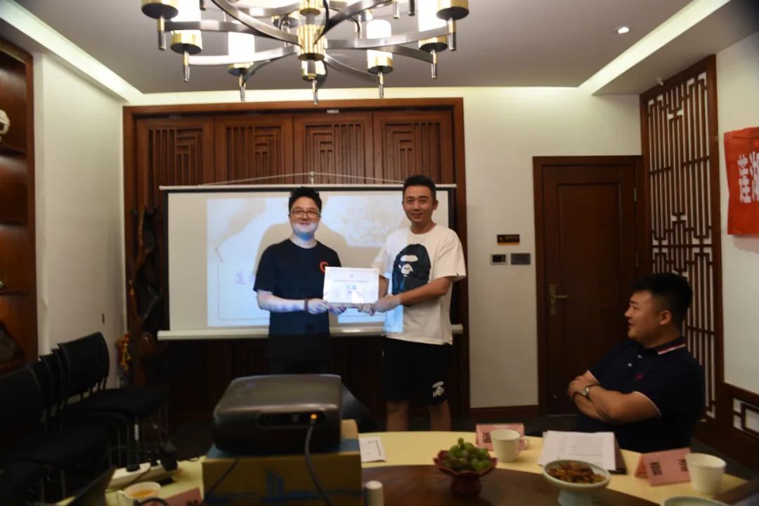 鑾叉箹鏁呬簨,鑾叉箹鍖烘柊鐢熶唬浼佷笟瀹惰仈璋婁細