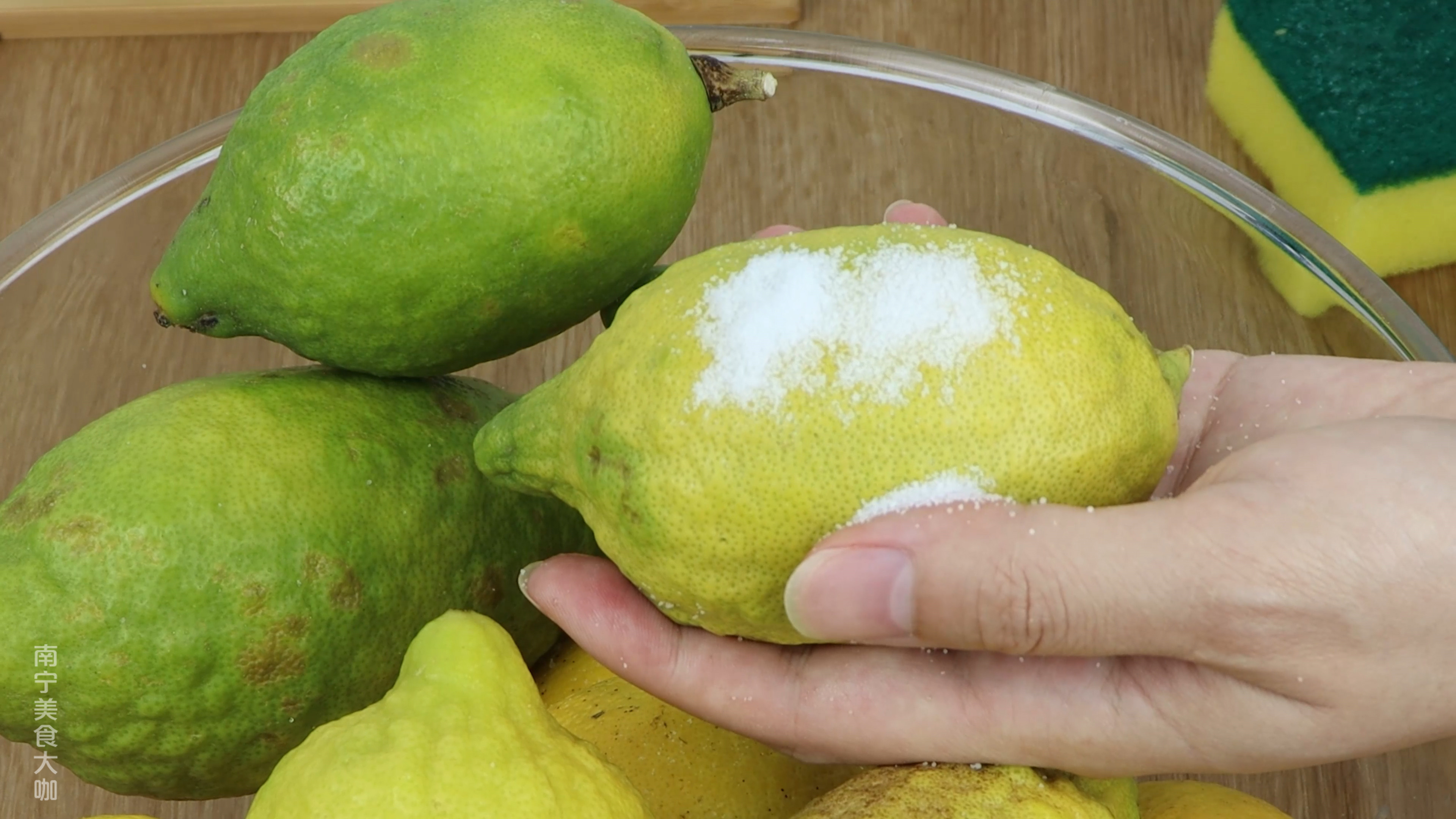 店里卖的柠檬茶做法窍门,柠檬固体蜂蜜茶的做法