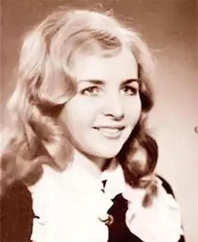 普京当选总统后第一件事,普京当选总统后流泪讲话视频