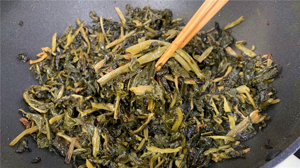 冬季，吃萝卜白菜不如吃它，营养极高，正当季，晒干炖肉吃特香