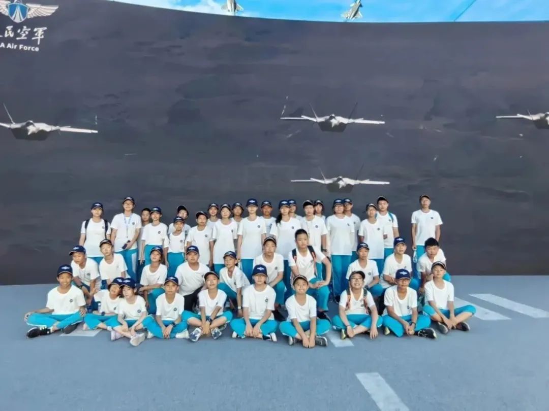 追梦空天凌云志振翅鸿雁赋能时——首都师范大学附属中学育鸿学校