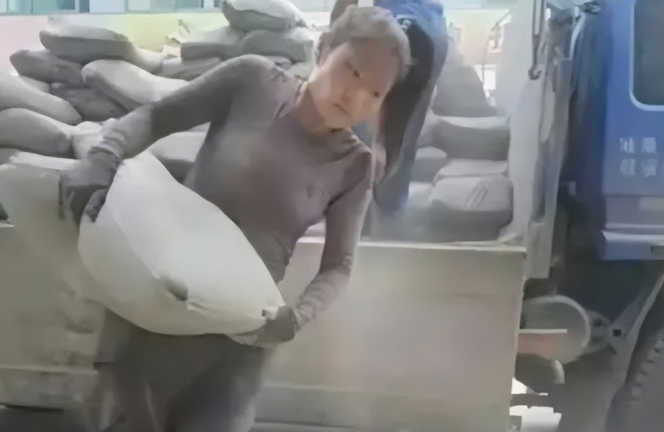 靠卖惨走红的水泥西施现状,水泥西施真实身份揭穿