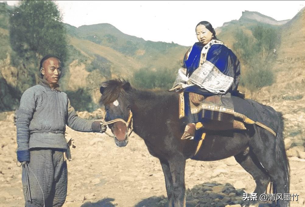 30张真实又罕见的老照片，阴毛假发工作者，我怀疑他用错地方了2