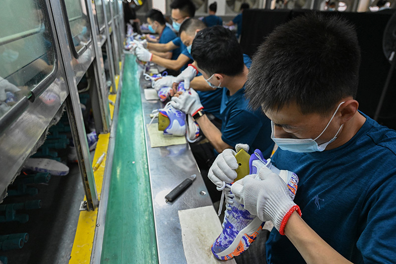 用工荒为什么工作还不好找,我国三大行业出现用工荒月薪过万