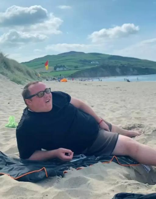 英国300公斤的男人,男子荒岛求生300天