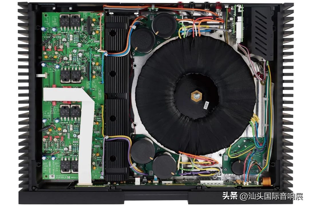 铭明可以靠颜值吃饭，偏要以技术说话——英国Naim新经典系列