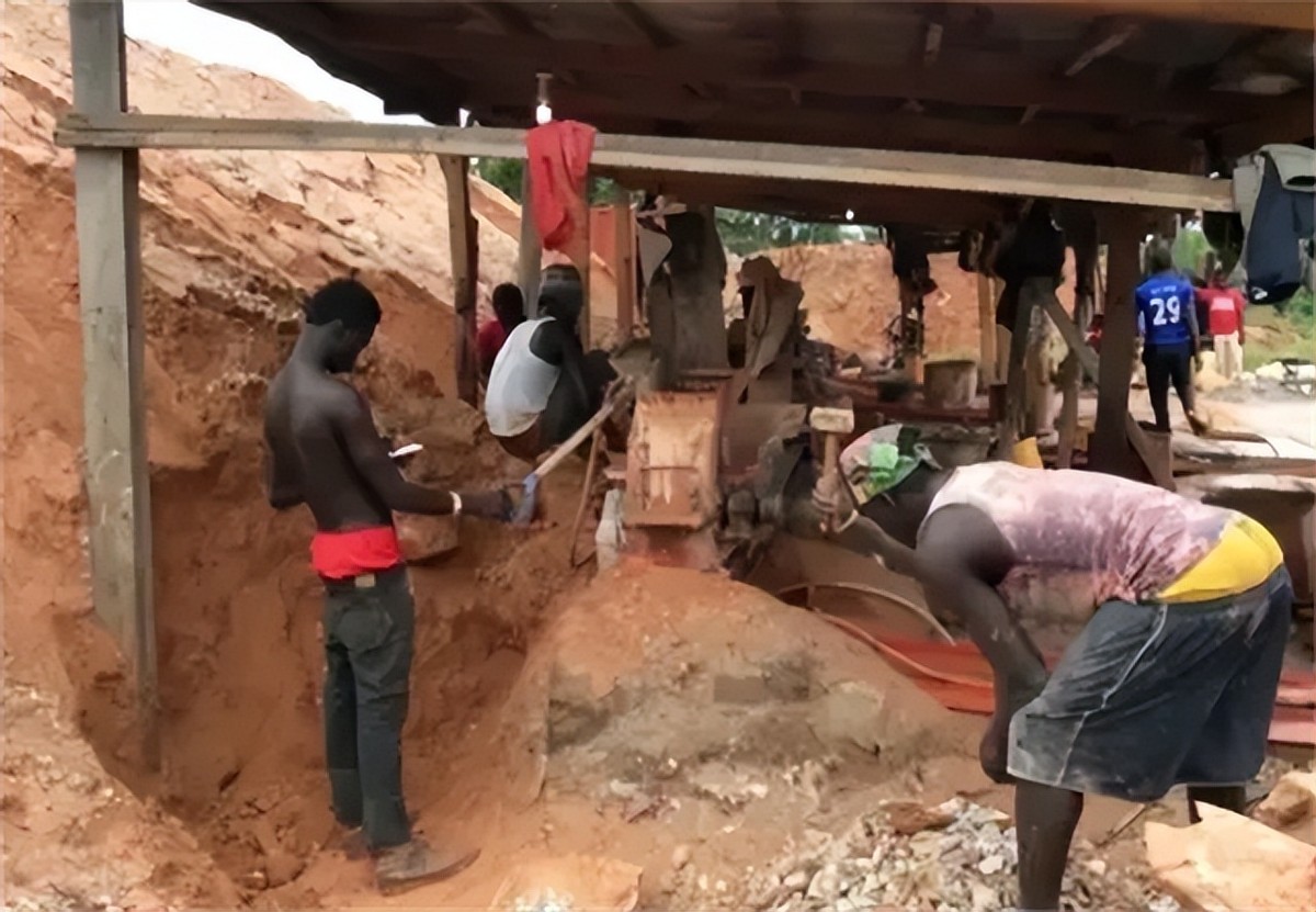 广西“上林帮”非洲淘金：火拼、疾病是常事，有人资产暴涨一个亿